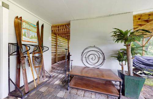 West Townshend House | Spacious 5-Bedroom House for Up to 10 Guests