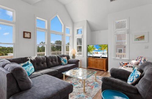 Monteray Shores House | Ideal Getaway at 1472 Drifting Sands, Near the Beach
