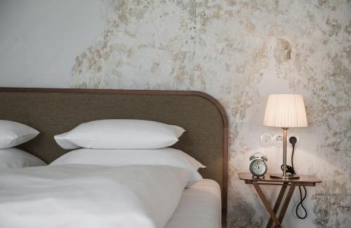 Lana Bed & Breakfast | Discover 1477 Reichhalter: Pet-Friendly Comfort Awaits