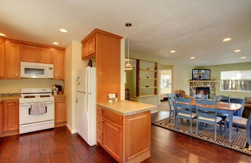 Black Bart House | Spacious 4 Bedroom Tahoe Home with Child-Friendly Amenities