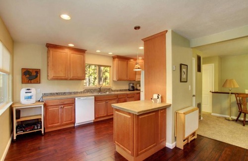 Black Bart House | Spacious 4 Bedroom Tahoe Home with Child-Friendly Amenities