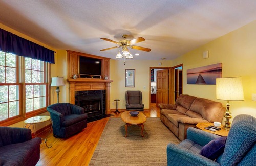 Leesville House | Spacious 3-Bedroom Home for 6 with Pet-Friendly Amenities