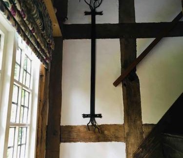 Downton on the Rock House | Historic 14th Century Medieval Longhouse - Pet Friendly Haven