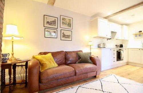 Alfriston House | Historic Rose Cottage in Alfriston - Highly Rated Stay