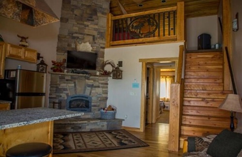 Afton Condo | Cozy 1 Bedroom Loft Condos at The Mountain Inn