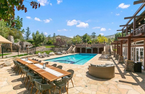 Poway House | Idyllic 15 Acre Estate in San Diego with Pool and Spa