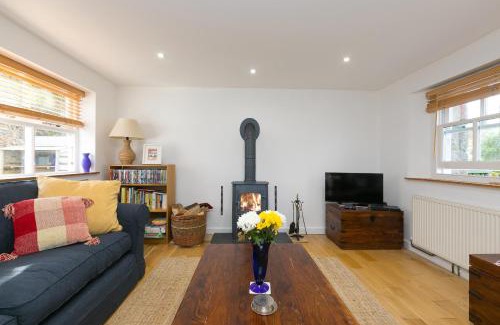 Pendeen House | Explore 15 Boscaswell Downs: Pet & Child-Friendly Retreat