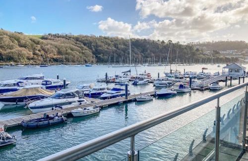 Dartmouth Apartment | Discover 15 Dart Marina: A Premier 4-Star Retreat