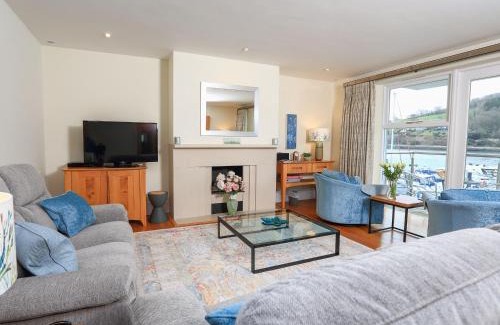 Dartmouth Apartment | Discover 15 Dart Marina: A Premier 4-Star Retreat