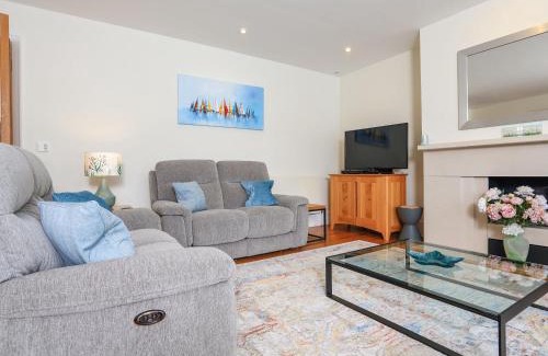 Dartmouth Apartment | Discover 15 Dart Marina: A Premier 4-Star Retreat