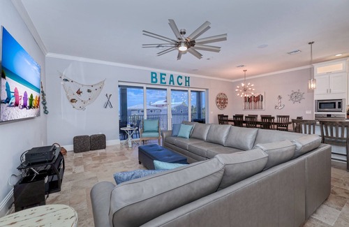 Mid Island House | Book Your Thanksgiving Getaway: Beach Access & Spa Awaits!