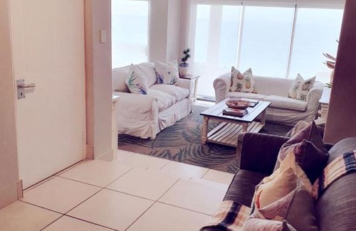 Umhlali Apartment | Discover 15 Dorado Bay: Oceanfront Retreat with Pool