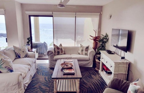 Umhlali Apartment | Discover 15 Dorado Bay: Oceanfront Retreat with Pool