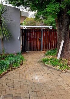 Langenhoven Park House | 15 Elizabeth Eybers str