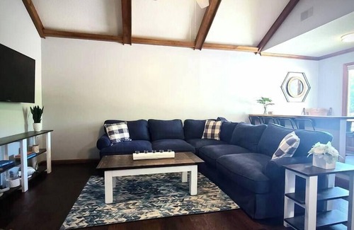 Greenville - Spartanburg House | Discover Fisher’s Paradise on Lake Saluda with Boat Ramp