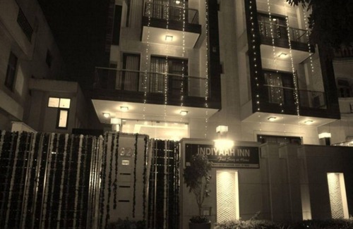 DLF City Bed & Breakfast | Charming 5-Star Bed and Breakfast for Up to 3 Guests