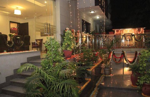 DLF City Bed & Breakfast | Charming 5-Star Bed and Breakfast for Up to 3 Guests