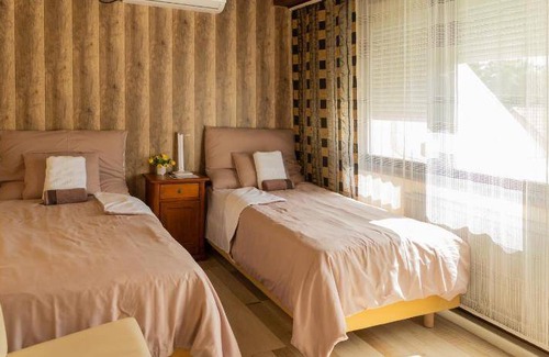 Kiskunhalas Bed & Breakfast | 5-Star Bed and Breakfast with Kitchen Amenities Awaits You