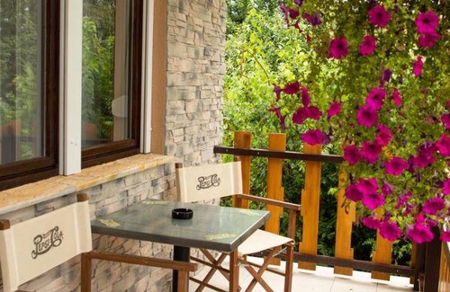 Kiskunhalas Bed & Breakfast | 5-Star Bed and Breakfast with Kitchen Amenities Awaits You