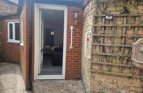 North Shields Bed & Breakfast | Cozy Bed and Breakfast with Kitchen & Pet-Friendly Perks