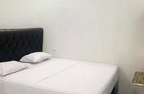 Binjai Hotel | Cozy Hotel for 3 Guests in Ideal Location