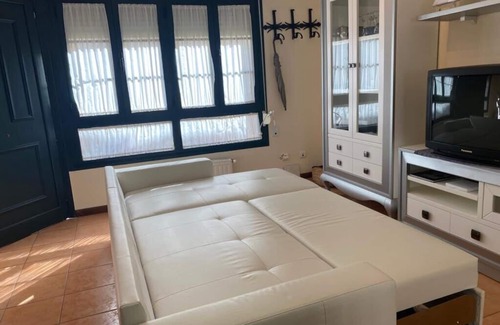 Figueras (Castropol) Apartment | 15 meters from the sea in the Biosphere Reserve Oscos, Eo e Terras de Burón.