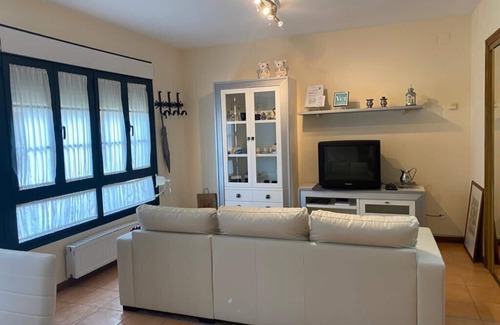 Figueras (Castropol) Apartment | 15 meters from the sea in the Biosphere Reserve Oscos, Eo e Terras de Burón.