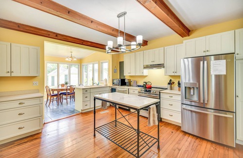 Mathews Cottage | Seaside Mathews Retreat with Breathtaking Ocean Views