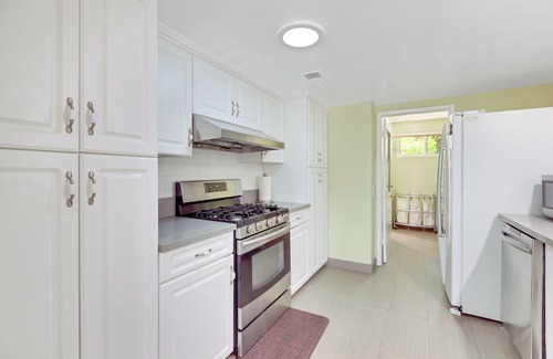 Rowland Heights House | Experience Disneyland Proximity & Mountain Views with Family