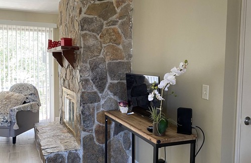 Arlington Apartment | Convenient Stay: Poolside Retreat Near Beach & Town