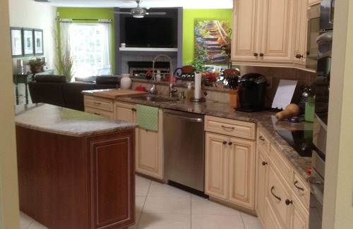 The Lakes House | Prime Location: 15 Minutes to Siesta Key with Pool & Spa