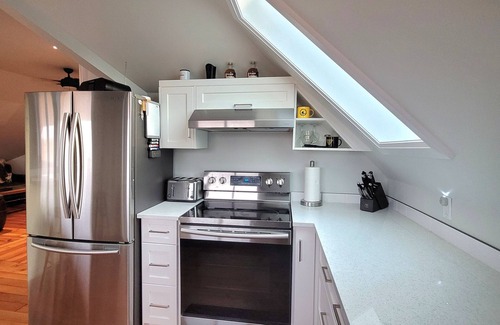 Zorra Apartment | Scenic Countryside Views Just 15 Mins From Stratford Festival