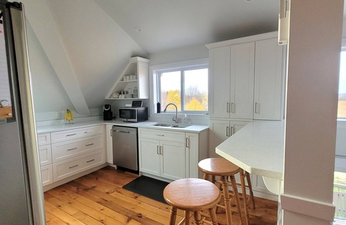 Zorra Apartment | Scenic Countryside Views Just 15 Mins From Stratford Festival