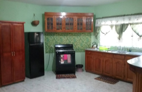 West Gate Hills House | Convenient 2-Bedroom Retreat with Ocean View & Kitchen