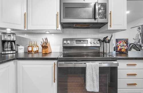 Lamar Heights Area House | 15 Mins To Denver|Hot Tub|Dog Friendly