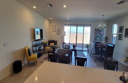 Tolleson House | Family-Friendly Retreat: 15 Mins to Super Bowl Fun!