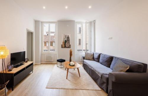 1st Arrondissement Apartment | Quiet Comfort Near Vieux Port: Family-Friendly Retreat