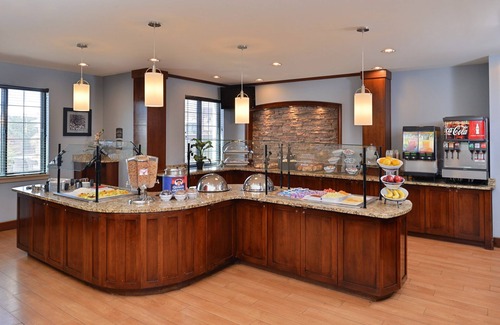 Hollywood Park Apartment | Convenient Studio Near Six Flags with Pool and Spa Access