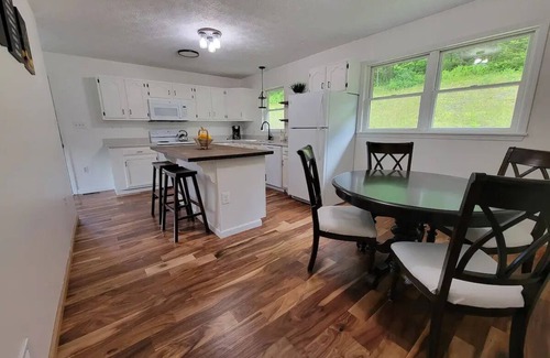 Swanton House | Pet-Friendly Retreat Near Deep Creek Lake and Ski Resort