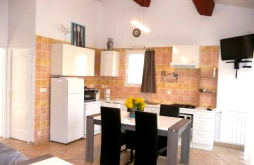 Les Esterets du Lac House | Relax at Gîtes Cote d'Azur: Oceanfront Retreat with Pool