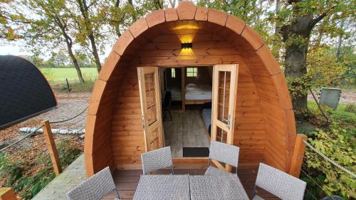 Silberstedt House | Cozy 15 Camping Pod - Child Friendly with High Guest Ratings