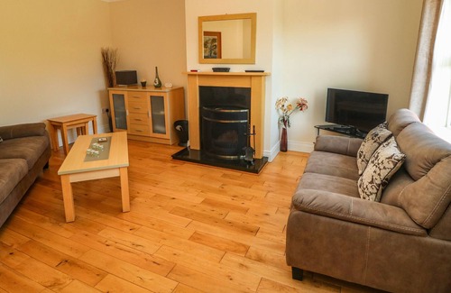 Kenmare Cottage | 15 SHEEN VIEW, family friendly in Kenmare, County Kerry