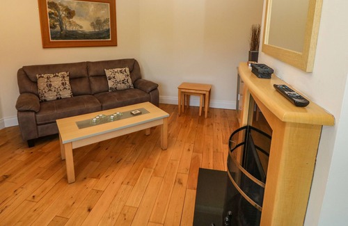 Kenmare Cottage | 15 SHEEN VIEW, family friendly in Kenmare, County Kerry