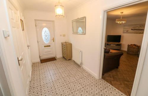 St. Buryan House | Experience 15 Tower Meadows: Pet-Friendly with High Ratings
