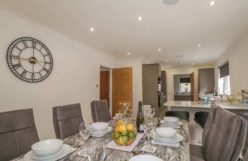 Banff Cottage | Family-Friendly 15 Waters Edge with Garden in Banff