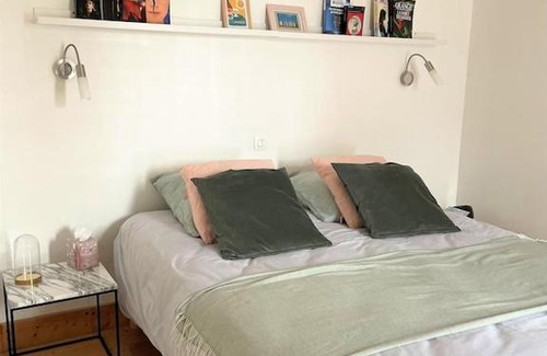 Les Sables d'Olonne House | Steps from Grande Plage: Family-Friendly 5-Room Getaway