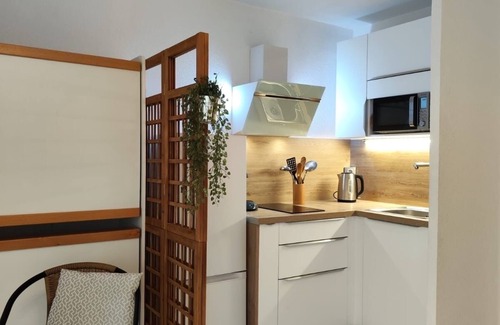 Frejus Port Apartment | Beachside Studio with Pool, Kitchen & 10/10 Guest Rating