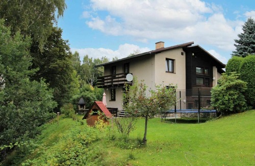 Desna Other | Spacious 4-Bedroom House with Mountain View & Pet-Friendly