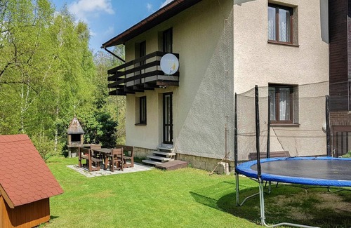 Desna Other | Spacious 4-Bedroom House with Mountain View & Pet-Friendly