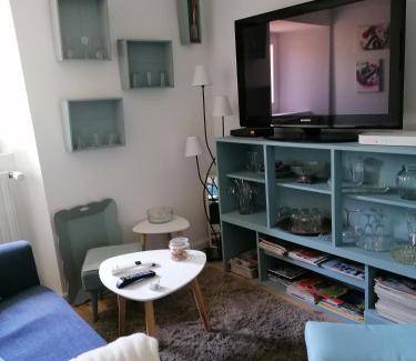 Mariac House | Spacious 4-Bedroom House with Kitchen for 8 Guests